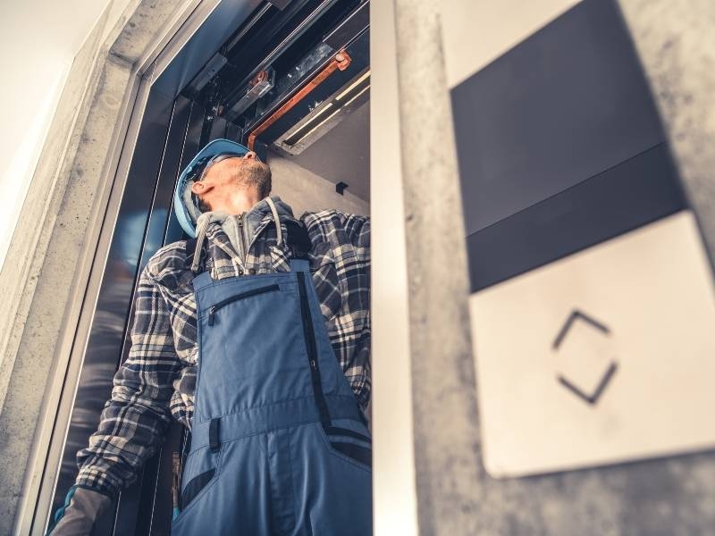 Vantagens e Desvantagens de Elevador com Casa de Máquinas x Sem Casa de Máquinas